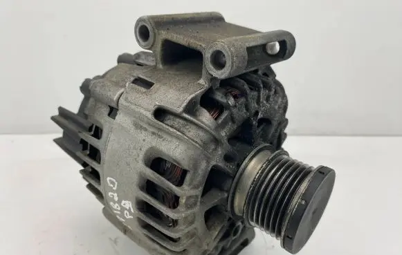 Mercedes-Benz C W204 Generator/alternator A0009067902