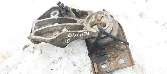 Engine mount bracket
