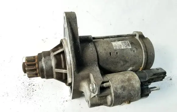 Volkswagen PASSAT B7 Starter motor 0AM911024A 4380000201