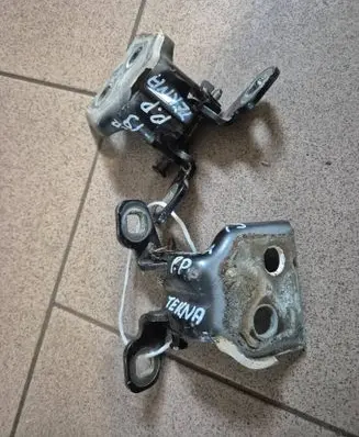 Dacia Duster II Front door hinge set 