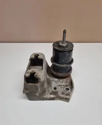Subaru Outback (BS) Engine mount bracket 1412071308