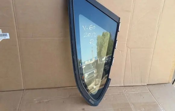 Volvo V60 Rear side window