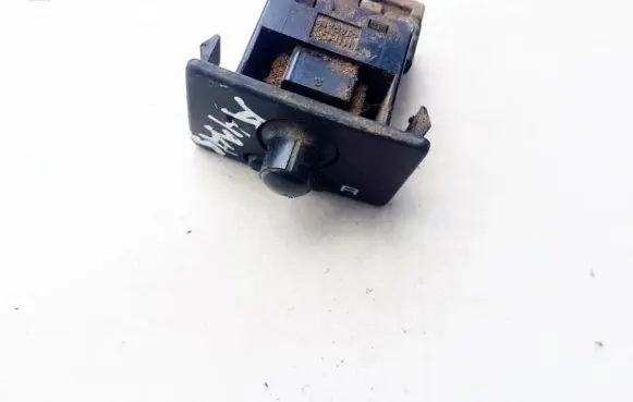 Wing mirror switch