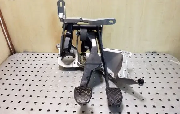 Audi A6 S6 C6 4F Pedal assembly 4F2721316 4F2721140B