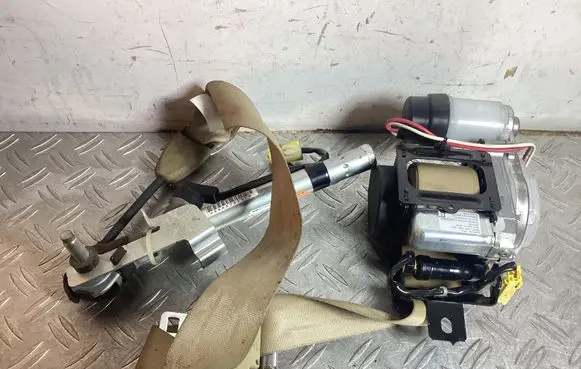 Honda CR-V Front seatbelt 81450SWWG1