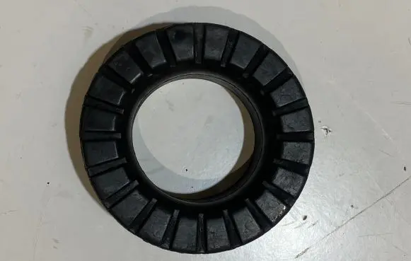 Ford Mustang VI Rear coil spring rubber mount DG9C5599AXC