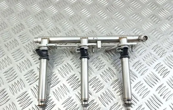 Mercedes-Benz E W212 Fuel injectors set A2760704095 A2780700687