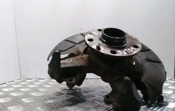 Volkswagen Golf VI Front wheel hub spindle knuckle