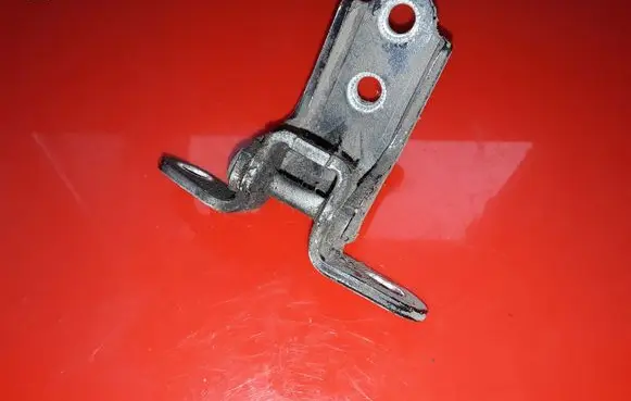 KIA Carens II Rear door lower hinge A046057
