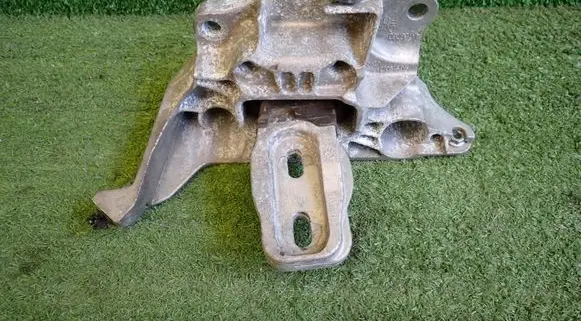 Opel Mokka B Engine mount bracket 9824312980