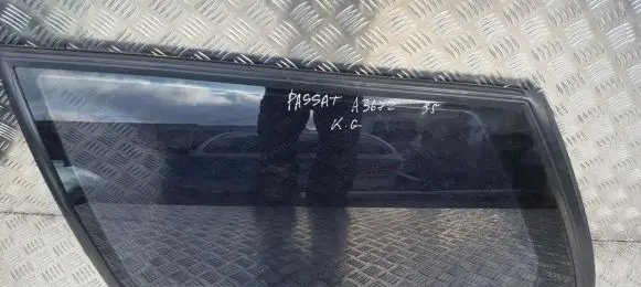 Volkswagen PASSAT B4 Rear side window