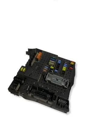 Volvo XC70 Fuse module 30728512 28017881 05W353