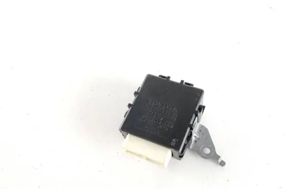 Toyota C-HR I Window wiper relay 85940F4010 4230003010