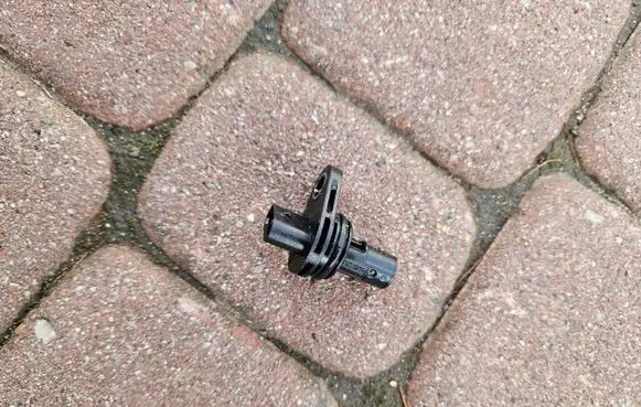 BMW 3 G20 G21 Camshaft position sensor 7633958