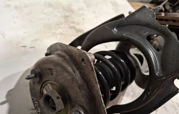 Peugeot 407 Front shock absorber/damper