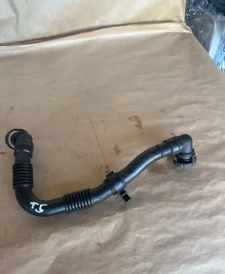 Volkswagen Transporter - Caravelle T5 Breather hose/pipe 03L103493K