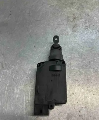 Hyundai Santa Fe Front door soft close latching motor 025