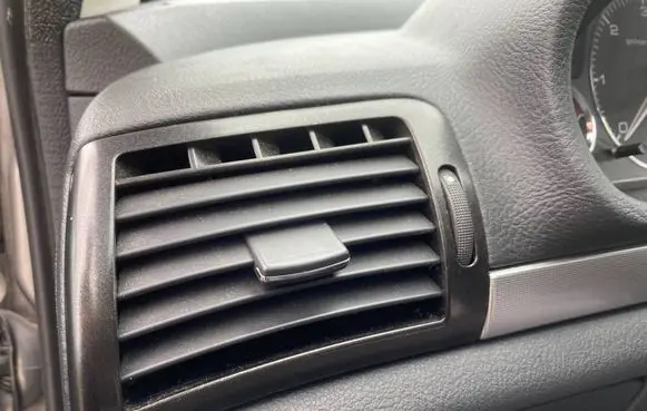 Peugeot 407 Dashboard side air vent grill/cover trim