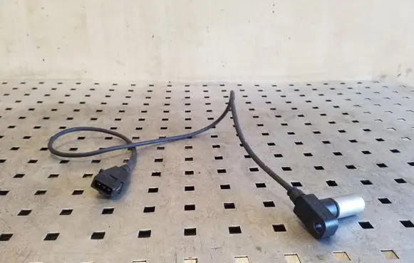 Audi A6 S6 C4 4A Crankshaft position sensor 078905381