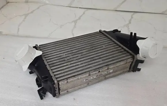Nissan Qashqai Intercooler radiator 144614EA1A V896991N 9103