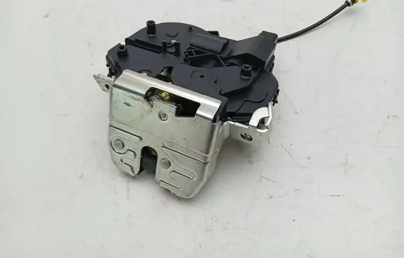 Volvo XC70 Tailgate/trunk/boot lock/catch/latch 31253450