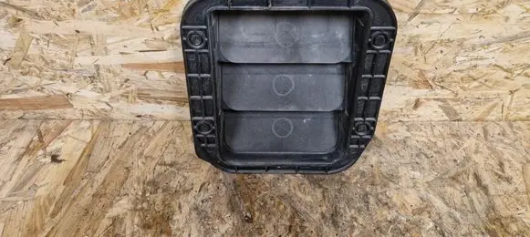 Honda CR-V Quarter panel pressure vent 75450