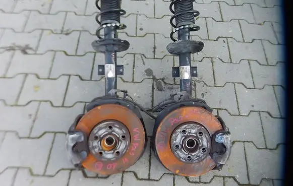 Volkswagen Polo VI Front wheel hub