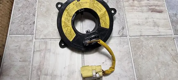 Mazda 323 F Airbag slip ring squib (SRS ring) Z100370027