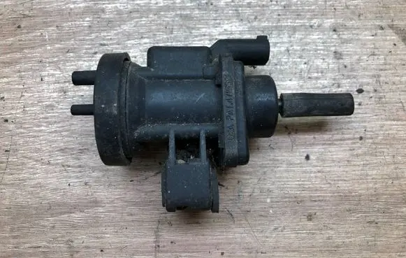 Mercedes-Benz B W245 Turbo solenoid valve 0005450427