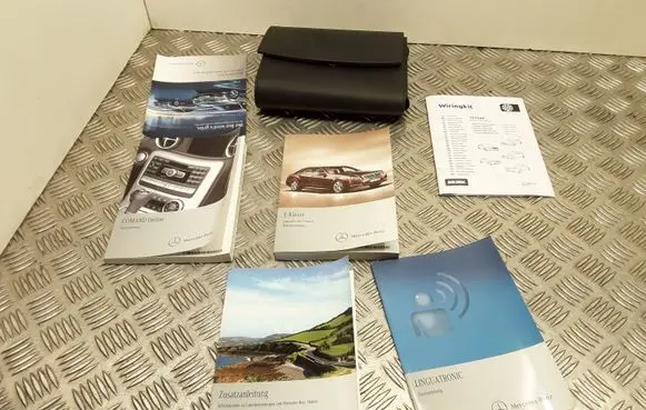 Mercedes-Benz E W212 Owners service history hand book 