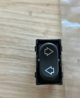 Saab 9000 CC Quarter vent window switch 4519740