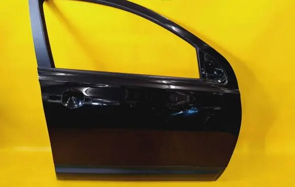 Nissan Qashqai+2 Front door