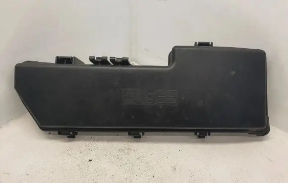 Volvo V70 Fuse box cover 9494211