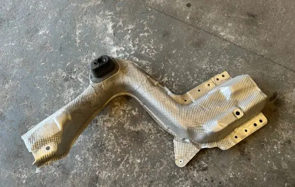 Renault Arkana Engine splash shield/under tray 747612803R