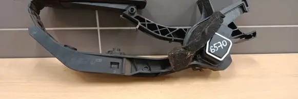 Mercedes-Benz E W211 Accelerator throttle pedal A2113000804