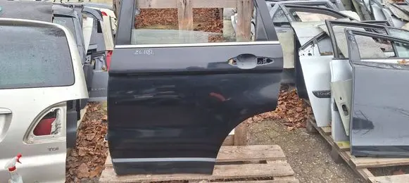 Honda CR-V Rear door
