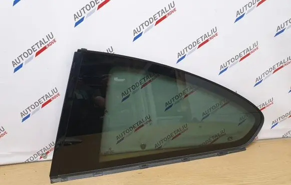 BMW 3 E92 E93 Rear side window 7119177