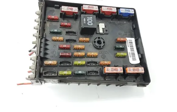 Volkswagen PASSAT CC Fuse box set 3C0937125 63592777