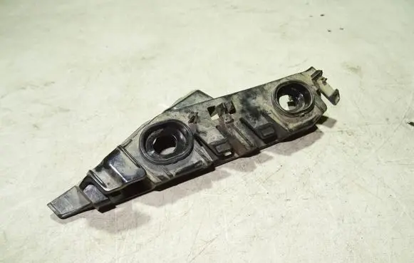 Volkswagen PASSAT B8 Front bumper mounting bracket 3G0807049