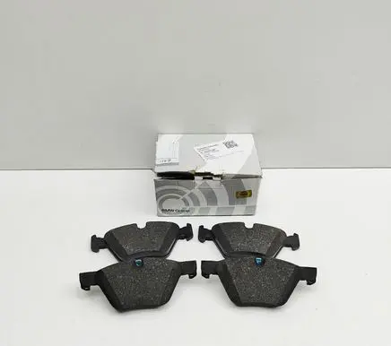 BMW 5 F10 F11 Brake pads (front) 34118847064 8847064