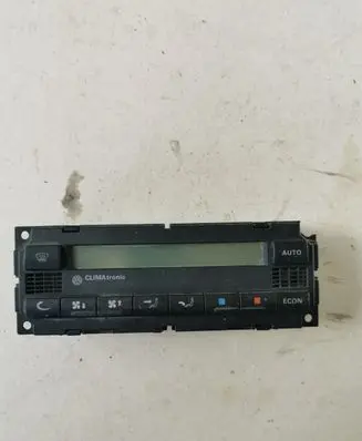 Volkswagen PASSAT B5 Climate control unit