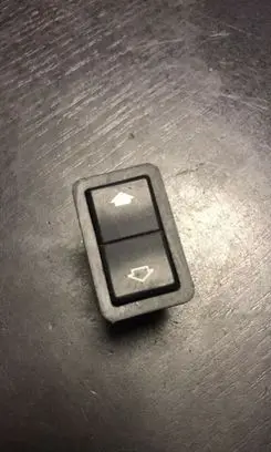 BMW 7 E38 Electric window control switch 8352148