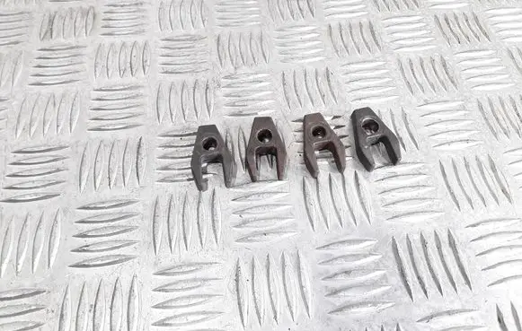Chrysler Voyager Fuel Injector clamp holder