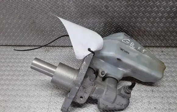 Master brake cylinder