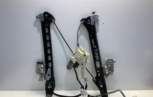 Mercedes-Benz CLS C219 Rear door window regulator with motor A2197300946 2197300946
