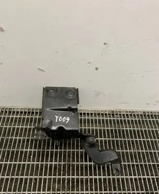 Volkswagen Jetta VII ABS pump bracket 5Q1614235