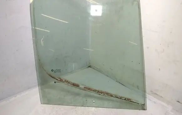 Nissan Primastar Front door window glass four-door