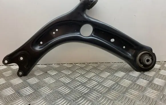 Volkswagen PASSAT B8 Front lower control arm/wishbone 3Q0407151B