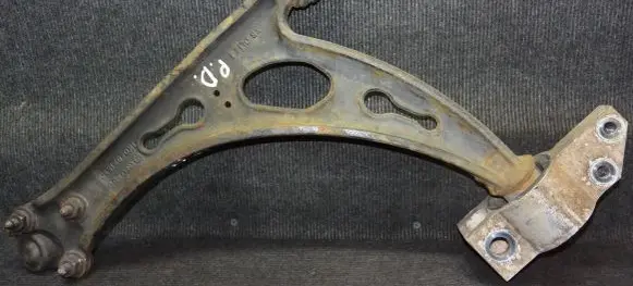 Volkswagen Golf V Front lower control arm/wishbone 1K0407153G