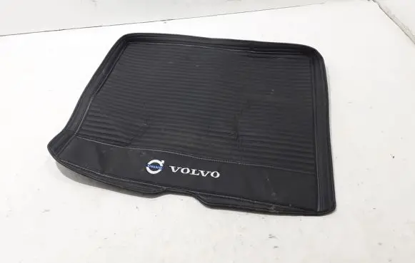 Trunk/boot mat liner